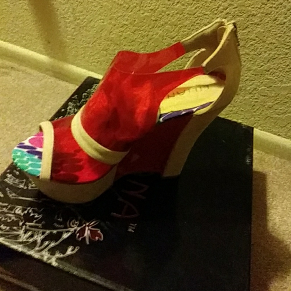 Shoe